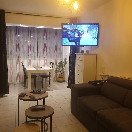 Le Queirele Appartement Le Lavandou Buitenkant foto